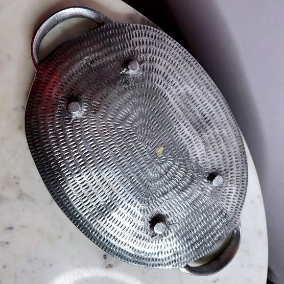 Cast aluminum bunny rabbit oval tray with handles Easter Spring Serveware Decor - Picture 3 of 5